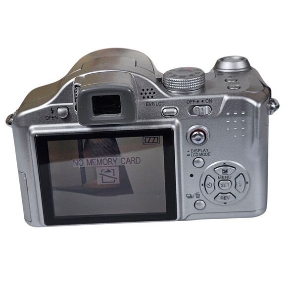 Panasonic LUMIX DMC-FZ7 Digital Camera 6.0MP with 12x Optical Zoom Tested. - Picture 5 of 16